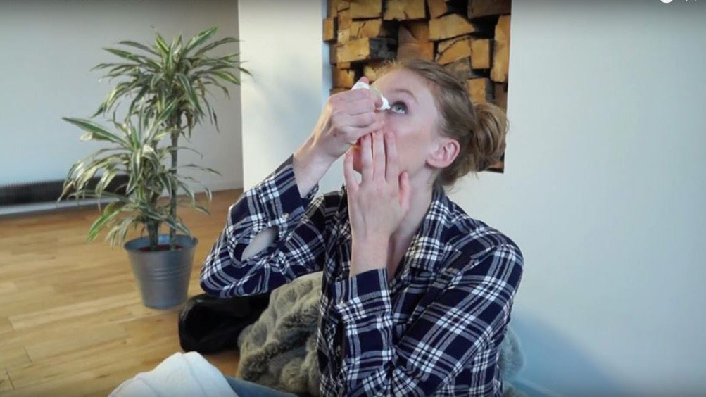 Comment mettre des lentilles de couleur naturelle ?